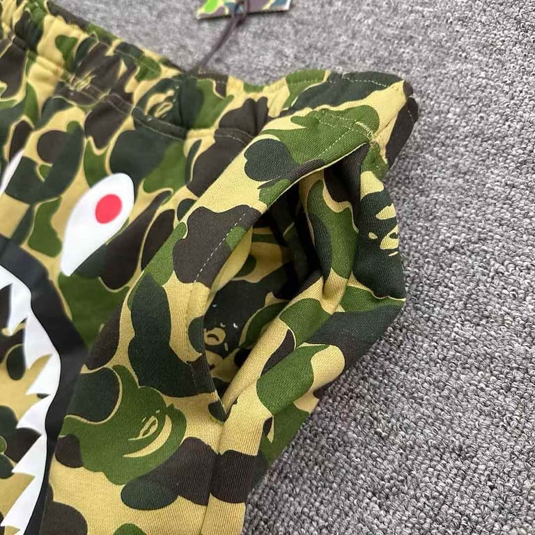BAPE Shark Camo Shorts - 10