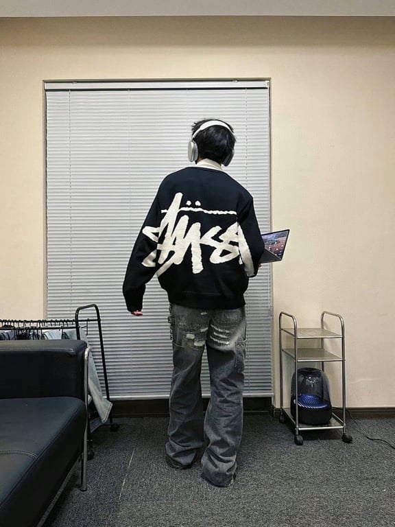 Stüssy Classic Reversible Large-Logo Knit Sweater - 27