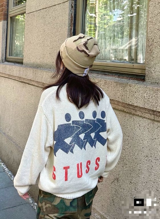 Stüssy Classic Surfing Little Man Crewneck Sweater - 25