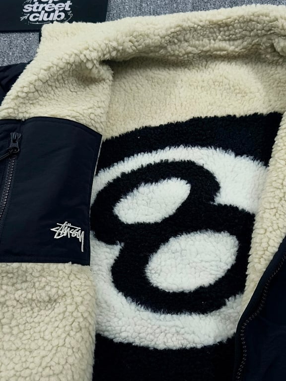 Stüssy 8 Ball Sherpa Reversible Jacket - 36