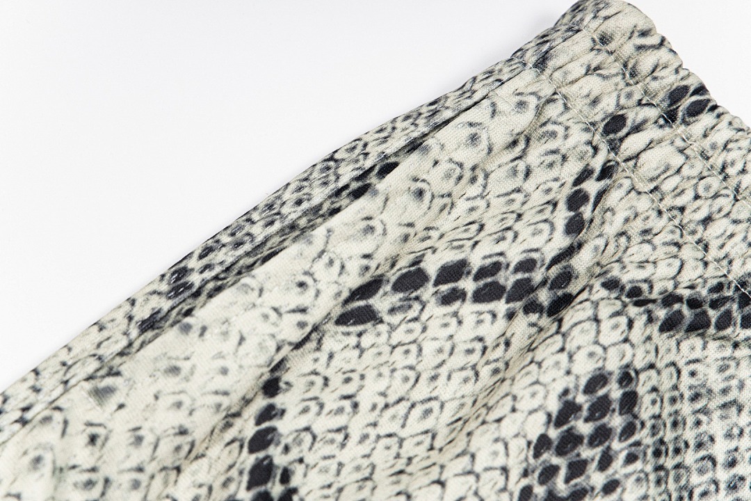 Stüssy Snake Print Loose-Fit Shorts - 10