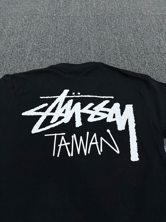 Stüssy Taiwan Graphic Tee - 12