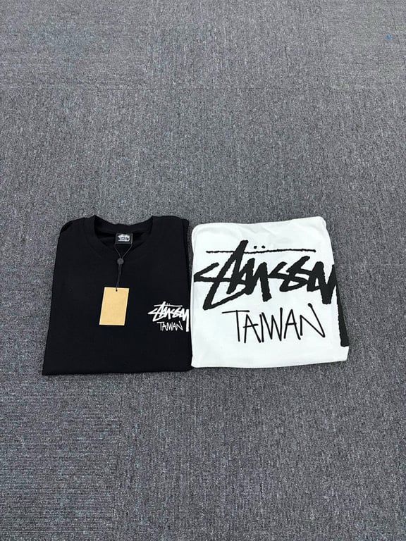 Stüssy Taiwan Graphic Tee - 3