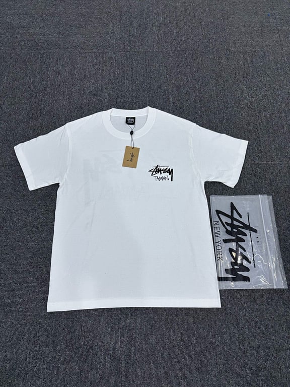 Stüssy Taiwan Graphic Tee - 4