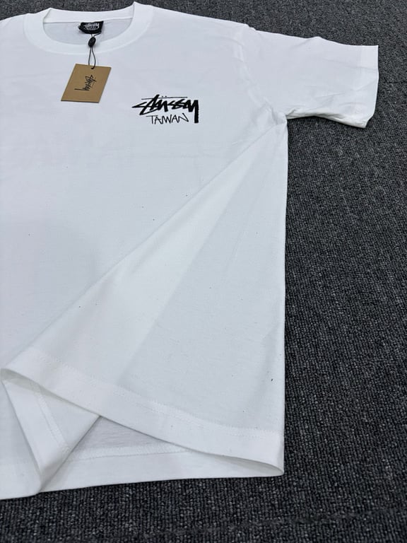 Stüssy Taiwan Graphic Tee - 5