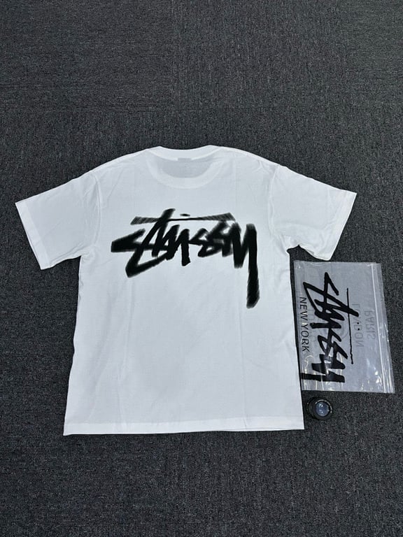 Stüssy Silk-Screen Spray Logo Tee - 11