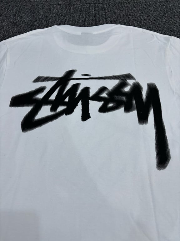 Stüssy Silk-Screen Spray Logo Tee - 12