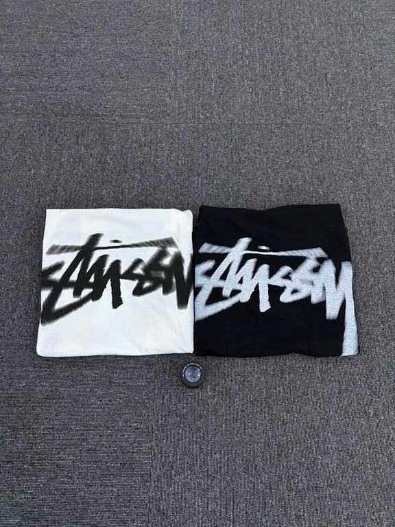 Stüssy Silk-Screen Spray Logo Tee - 3