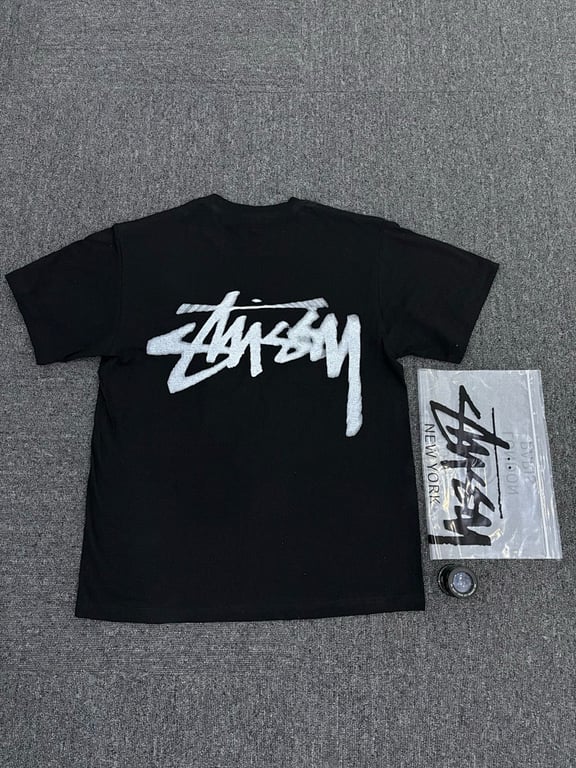 Stüssy Silk-Screen Spray Logo Tee - 4