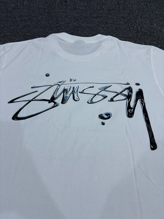 Stüssy Liquid Logo Graphic Tee - 4