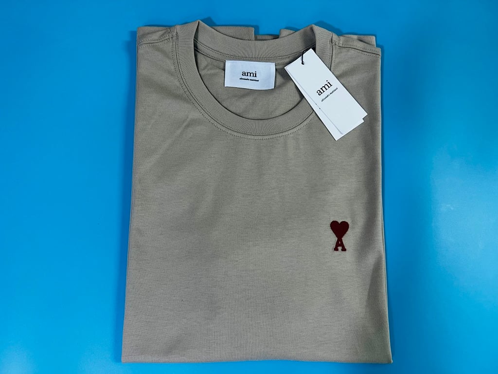 Ami Paris Ami de Coeur Small Logo T-Shirt - 19