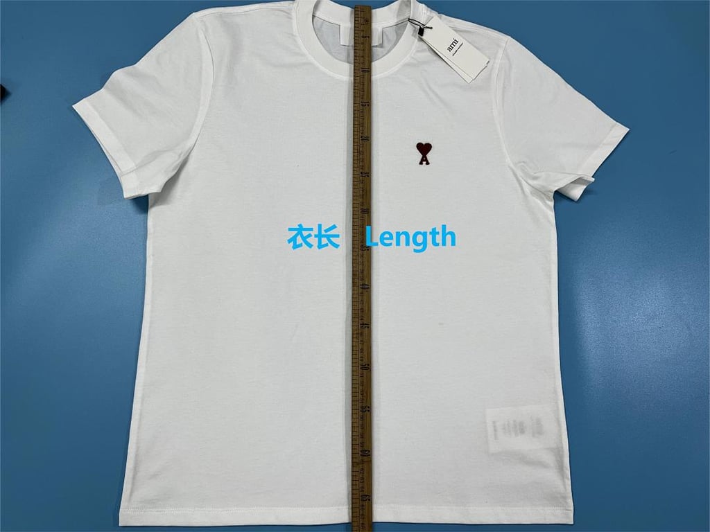 Ami Paris Ami de Coeur Small Logo T-Shirt - 23