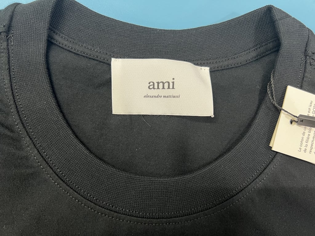 Ami Paris Ami de Coeur Small Logo T-Shirt - 25
