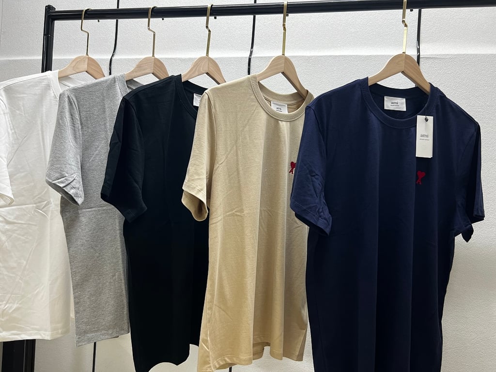 Ami Paris Ami de Coeur Small Logo T-Shirt - 5
