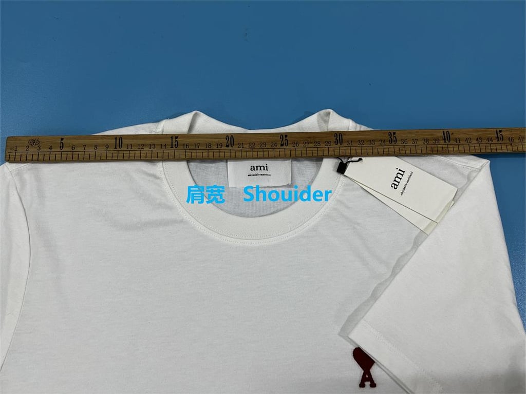 Ami Paris Ami de Coeur Small Logo T-Shirt - 54