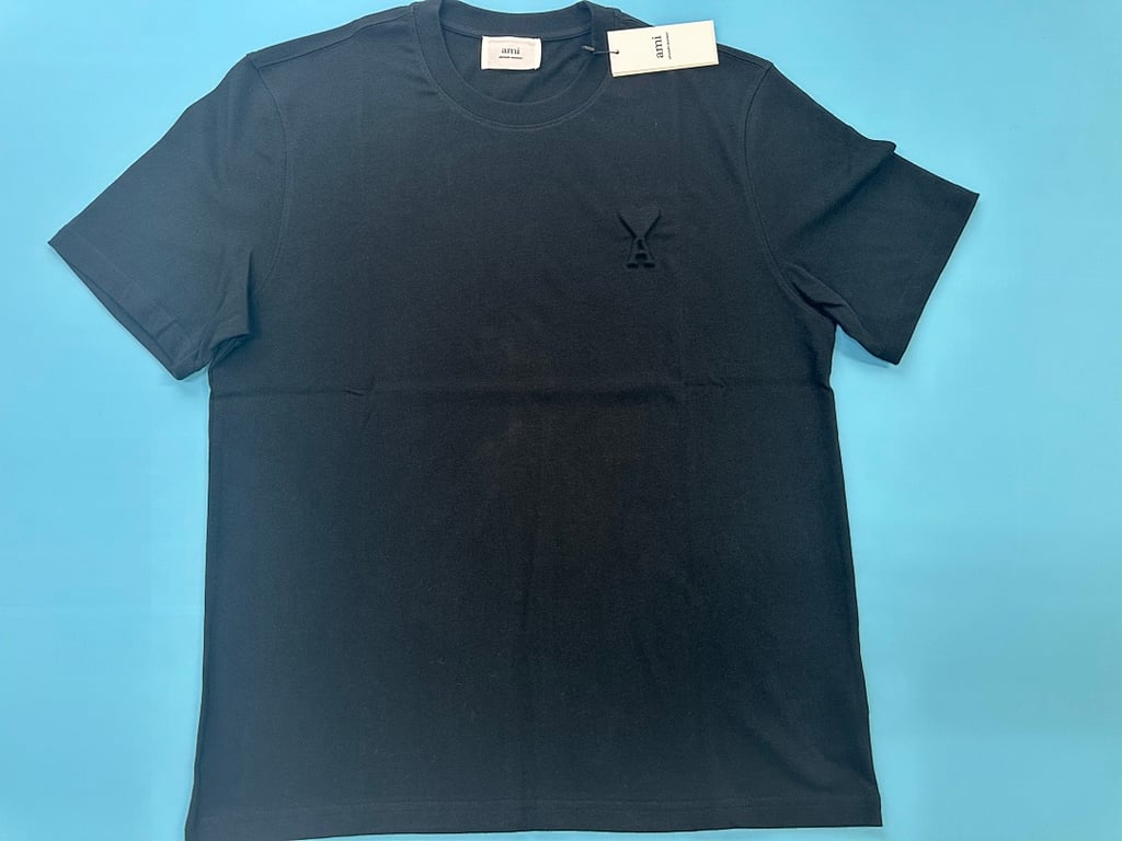 Ami Paris Embossed Logo T-Shirt - 38
