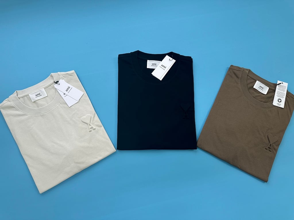 Ami Paris Embossed Logo T-Shirt - 41