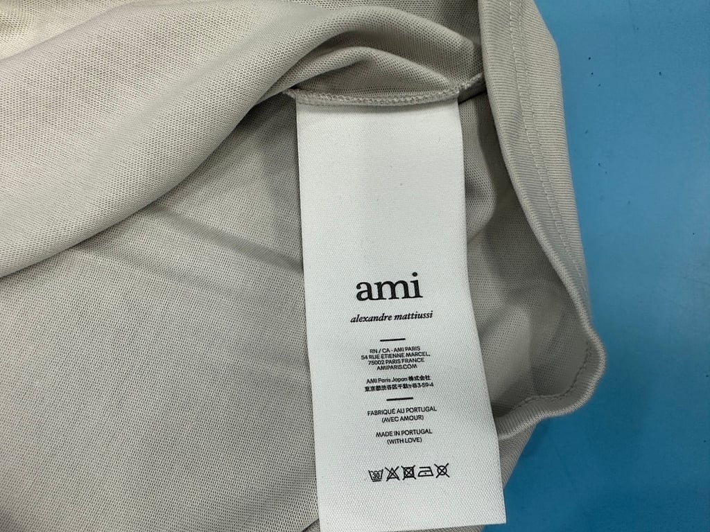 Ami Paris Embossed Logo T-Shirt - 9