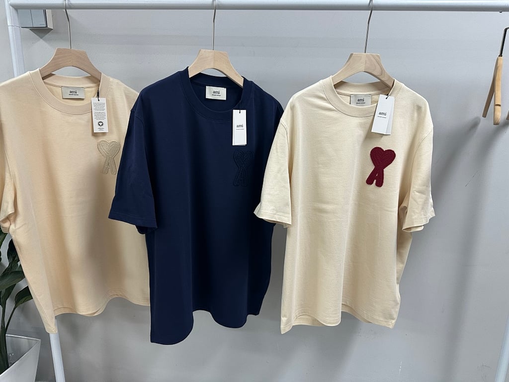 Ami Paris Big Heart Logo T-Shirt - 35