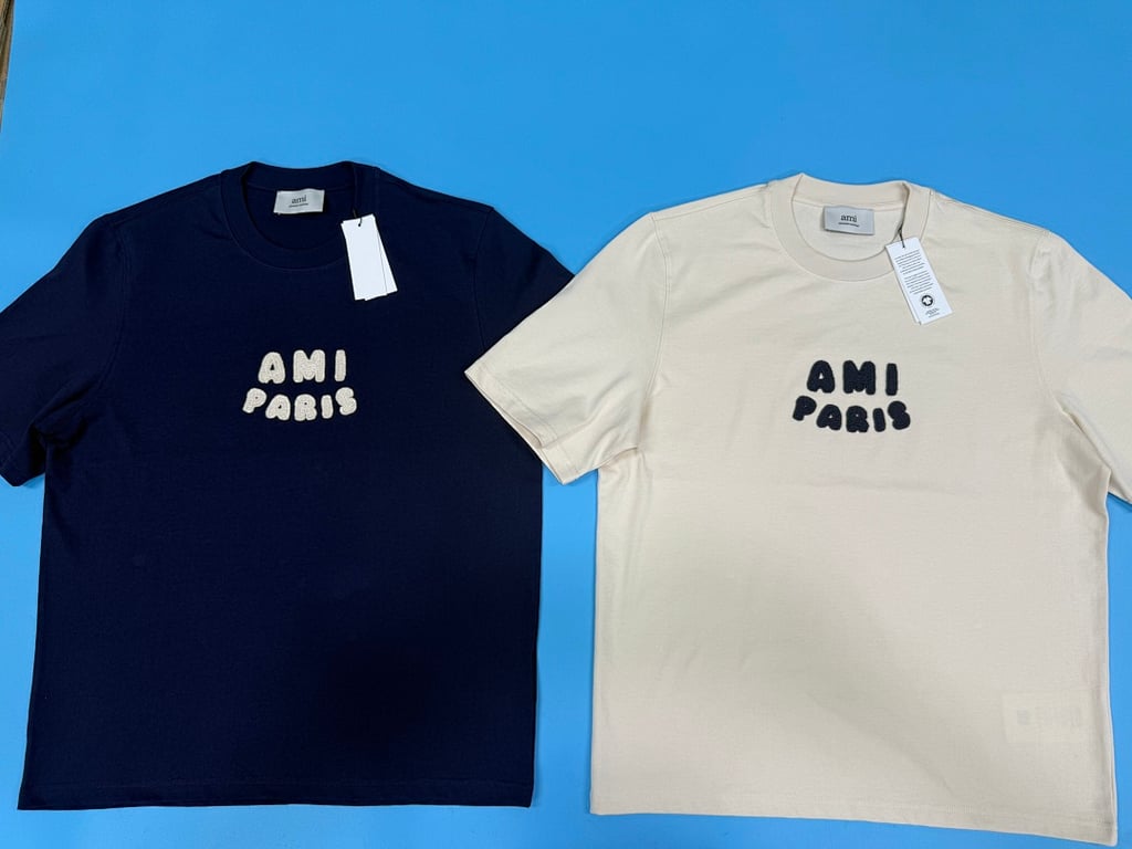 Ami Paris Embroidered Logo T-Shirt - 39