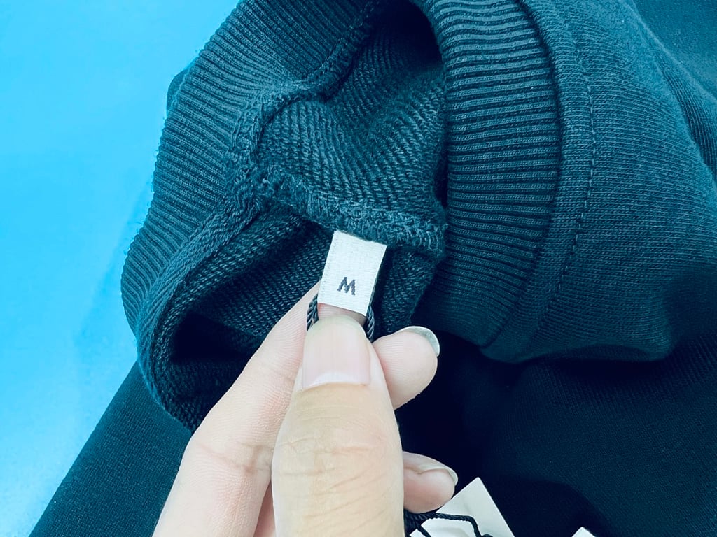 Ami Paris Ami de Coeur Small Logo Sweatshirt - 102