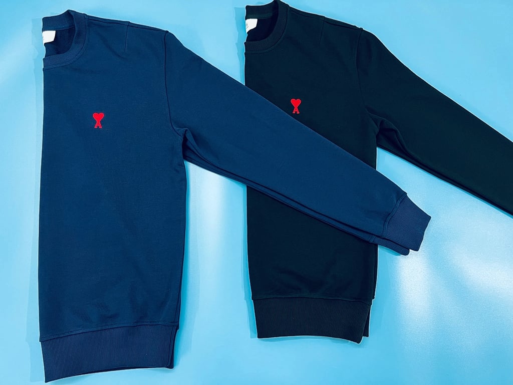 Ami Paris Ami de Coeur Small Logo Sweatshirt - 105