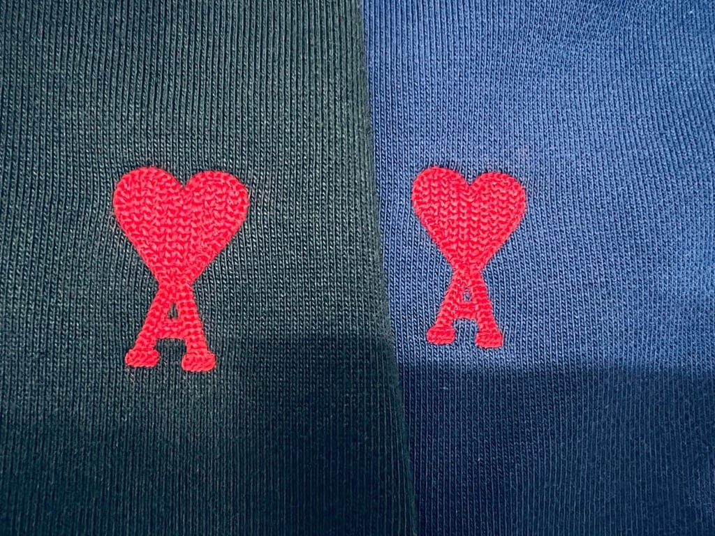 Ami Paris Ami de Coeur Small Logo Sweatshirt - 106