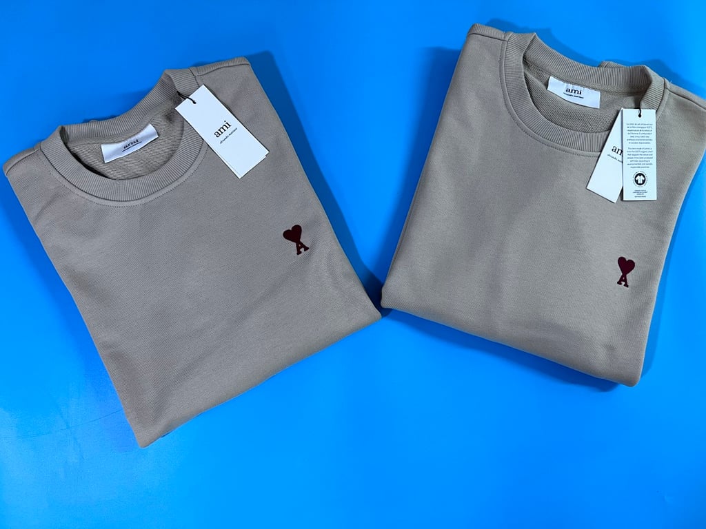 Ami Paris Ami de Coeur Small Logo Sweatshirt - 18