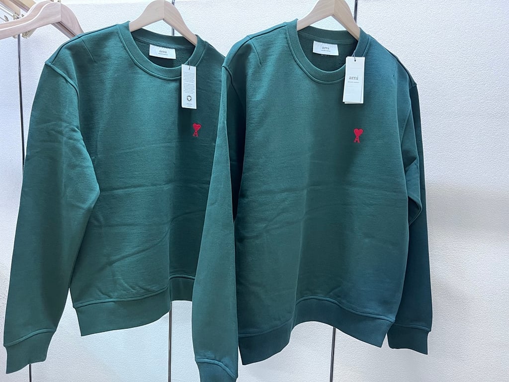 Ami Paris Ami de Coeur Small Logo Sweatshirt - 27