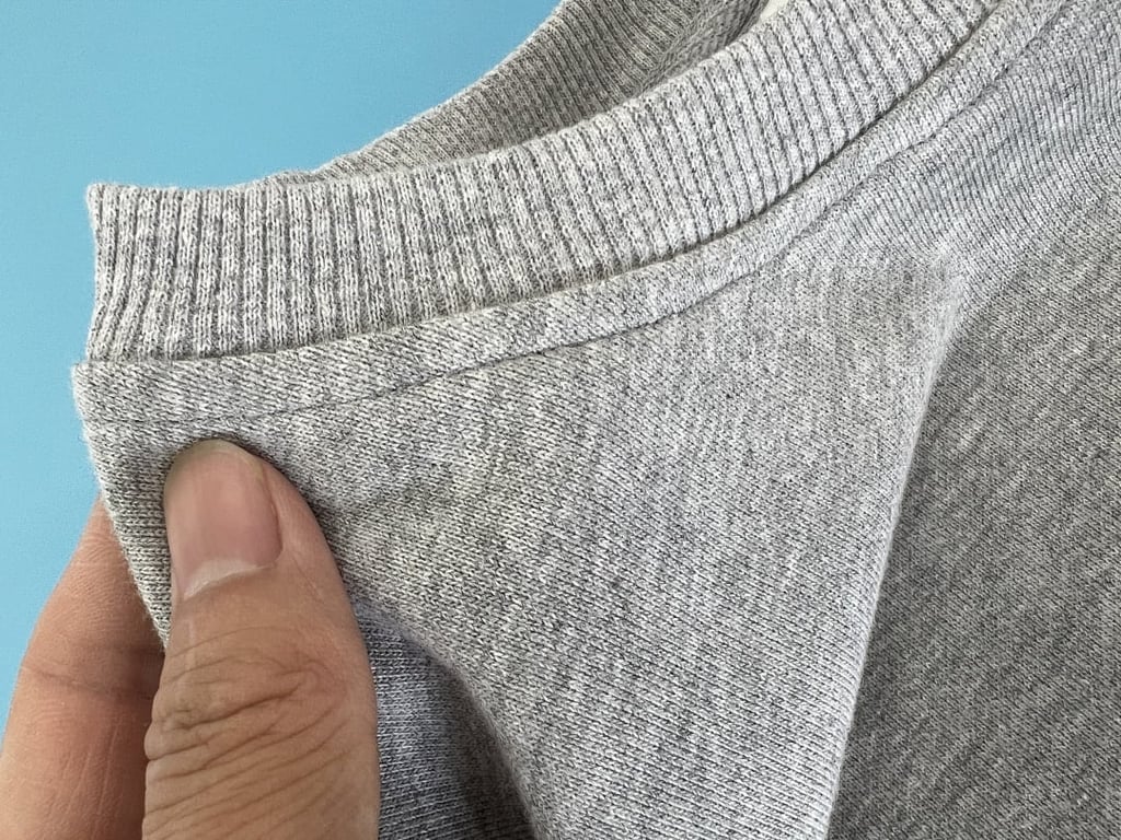 Ami Paris Ami de Coeur Small Logo Sweatshirt - 55