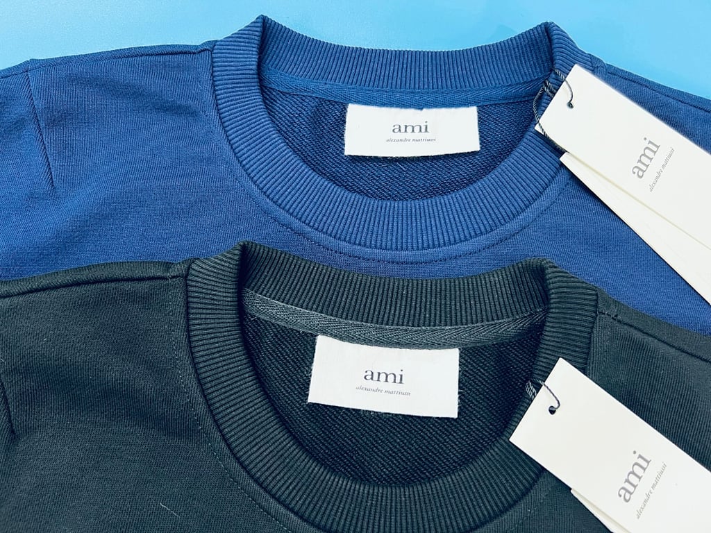 Ami Paris Ami de Coeur Small Logo Sweatshirt - 72