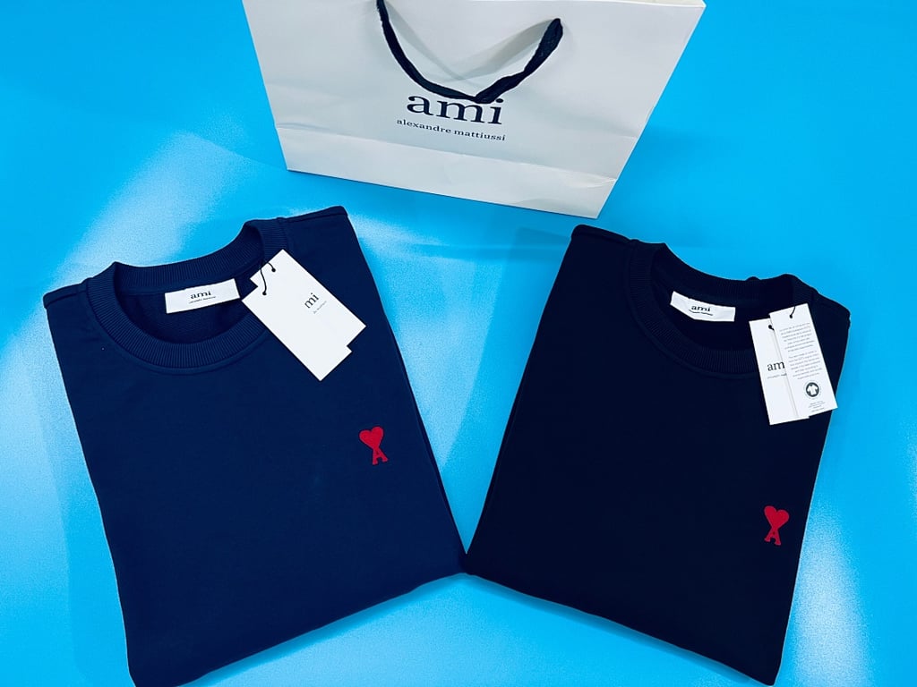 Ami Paris Ami de Coeur Small Logo Sweatshirt - 77