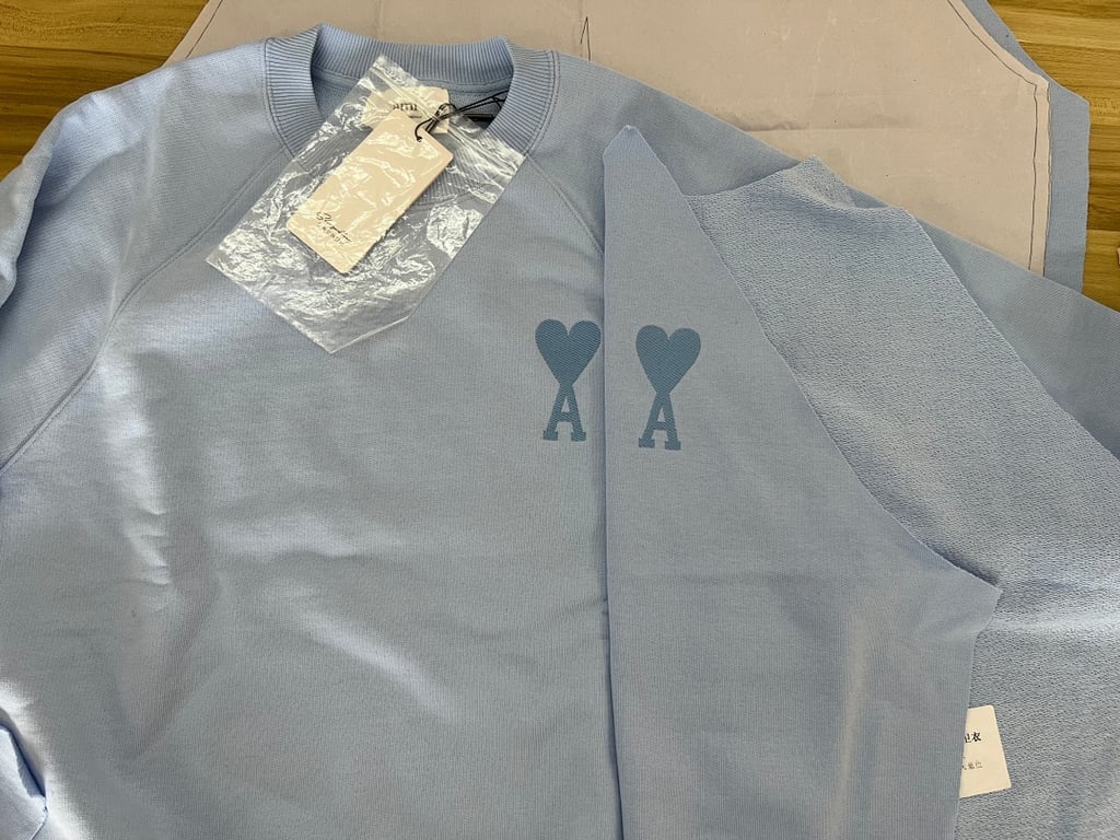 Ami Paris Ami de Coeur Sweatshirt - 66
