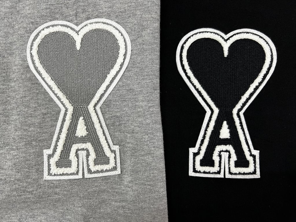 Ami Paris Ami de Coeur Badge Sweatshirt - 17