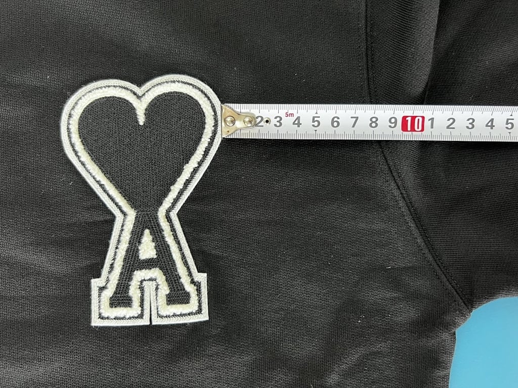 Ami Paris Ami de Coeur Badge Sweatshirt - 18