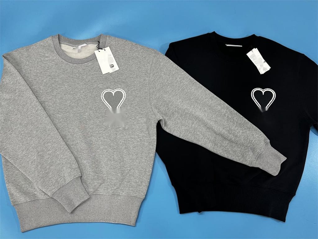 Ami Paris Ami de Coeur Badge Sweatshirt - 30