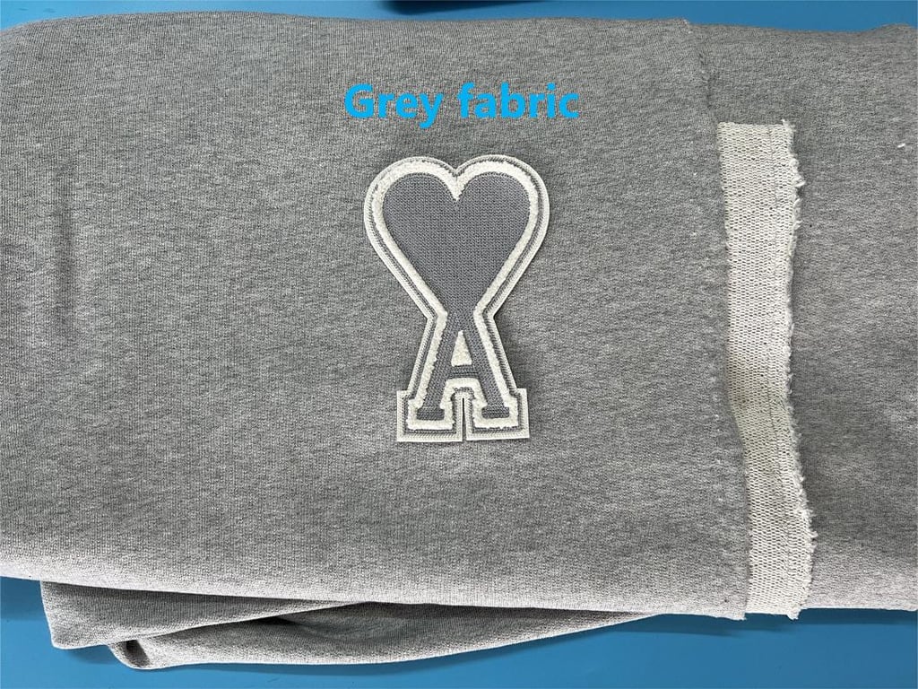 Ami Paris Ami de Coeur Badge Sweatshirt - 31