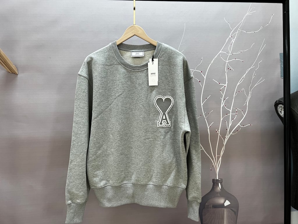 Ami Paris Ami de Coeur Badge Sweatshirt - 55