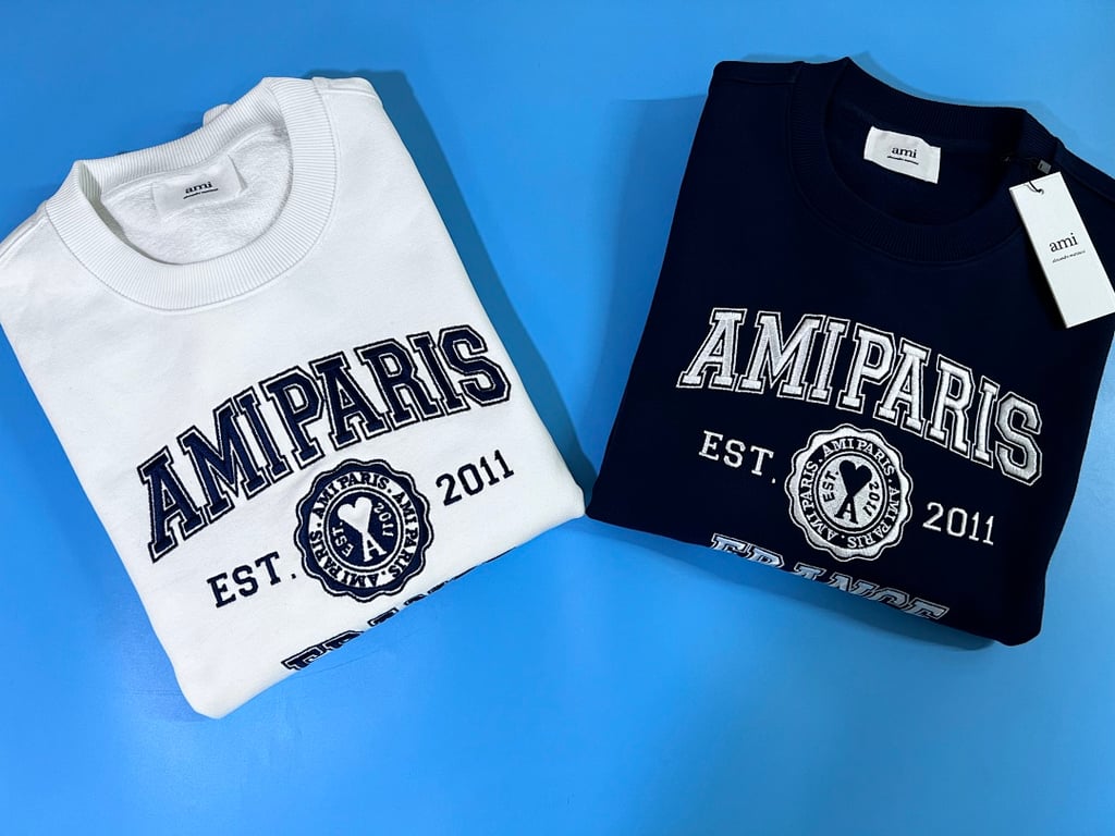 Ami Paris Embroidered Logo Sweatshirt Nautic Blue - 57