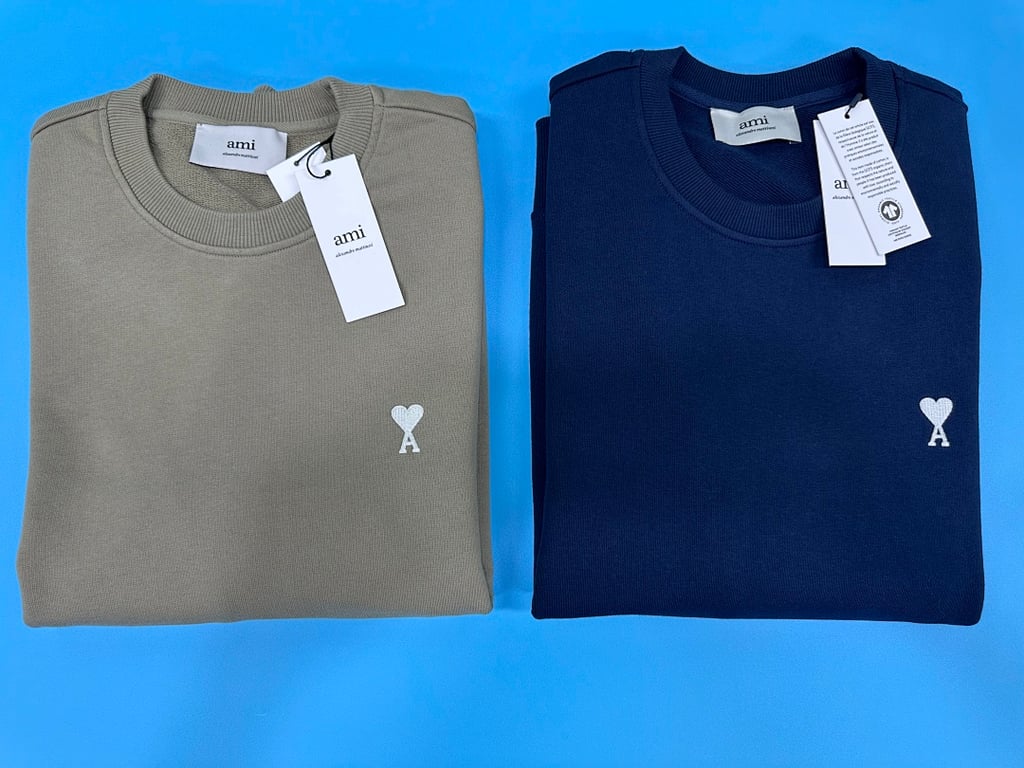 Ami Paris Ami de Coeur Navy Sweatshirt - 38