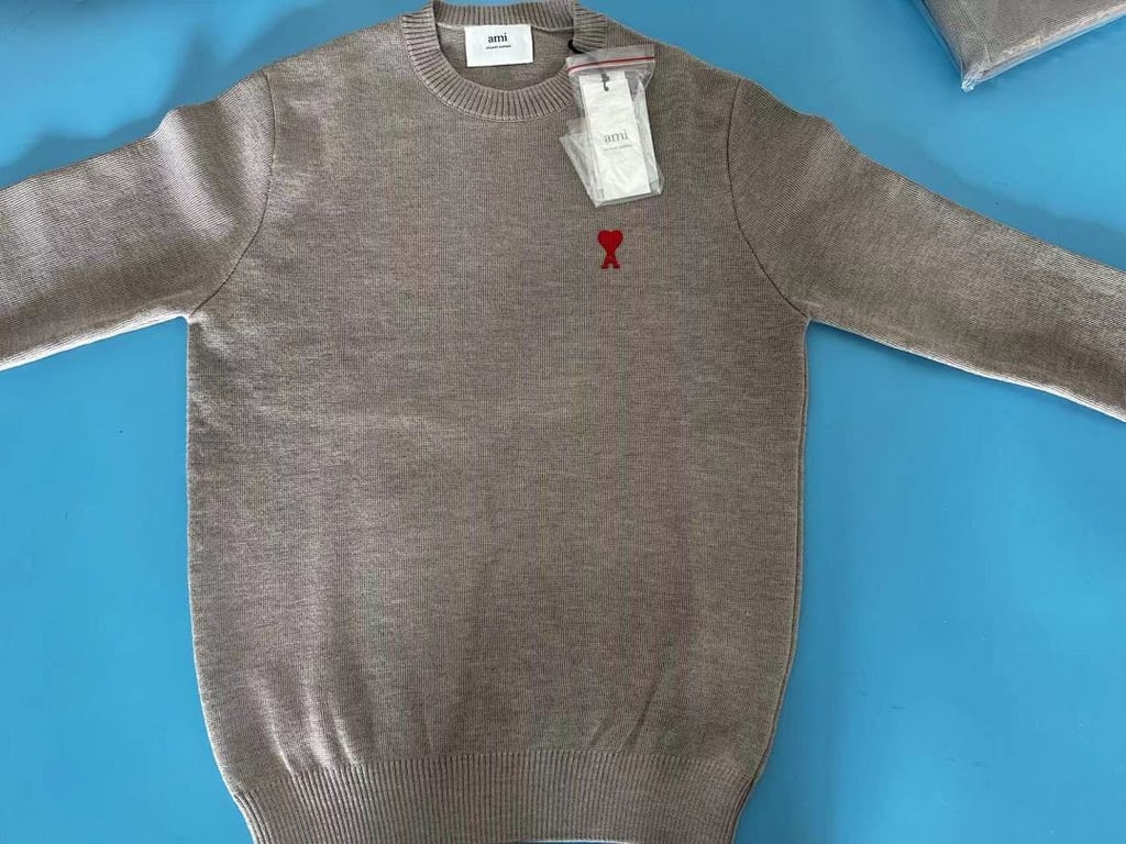 Ami Paris Classic Small Logo Crewneck Sweater - 29