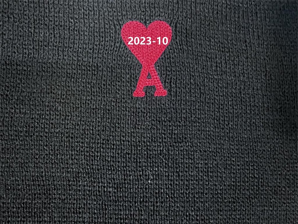 Ami Paris Classic Small Logo Crewneck Sweater - 9