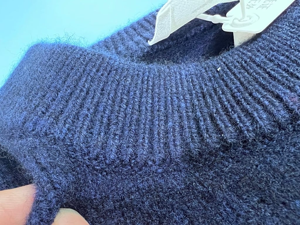 Ami Paris Ami de Coeur Cashmere Sweater - 37