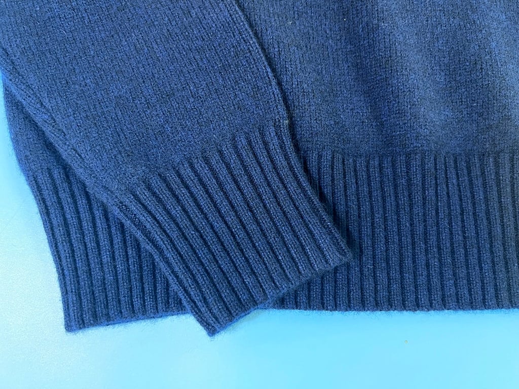 Ami Paris Ami de Coeur Cashmere Sweater - 65