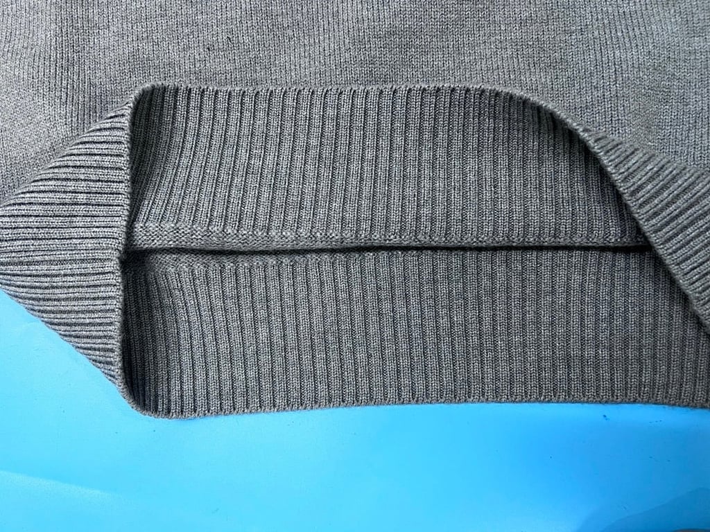 Ami Paris Big Heart Grey Sweater - 10