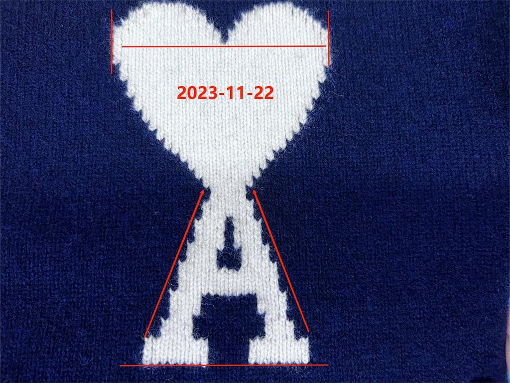Ami Paris Ami de Coeur Cardigan Navy - 21