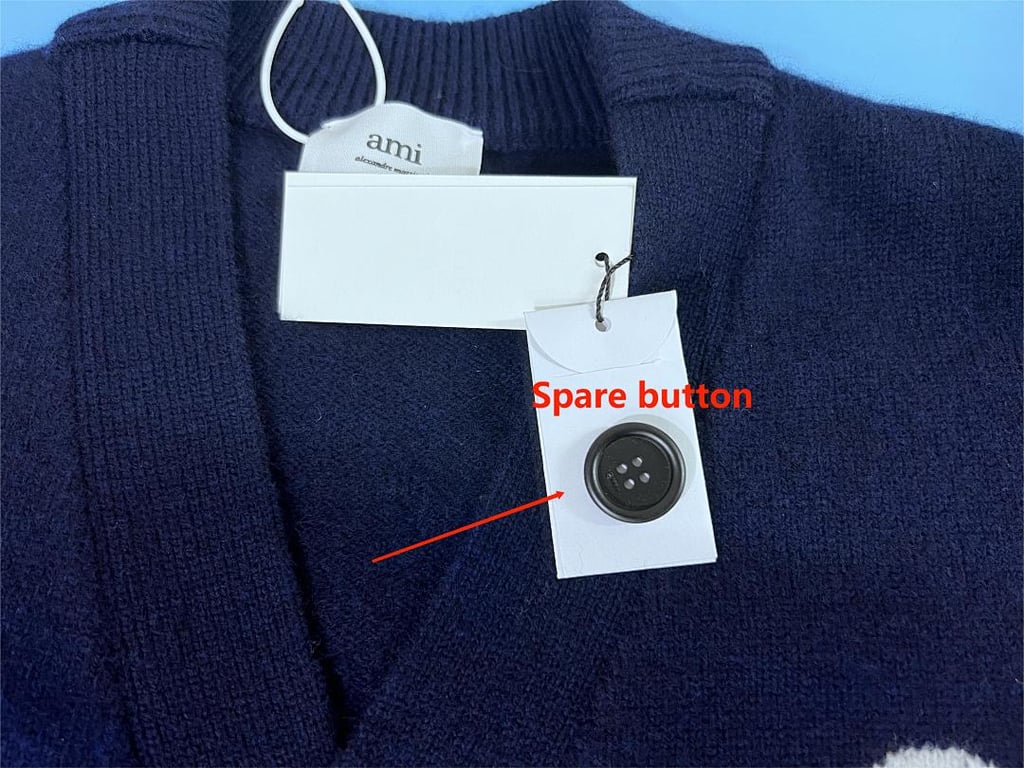 Ami Paris Ami de Coeur Cardigan Navy - 28
