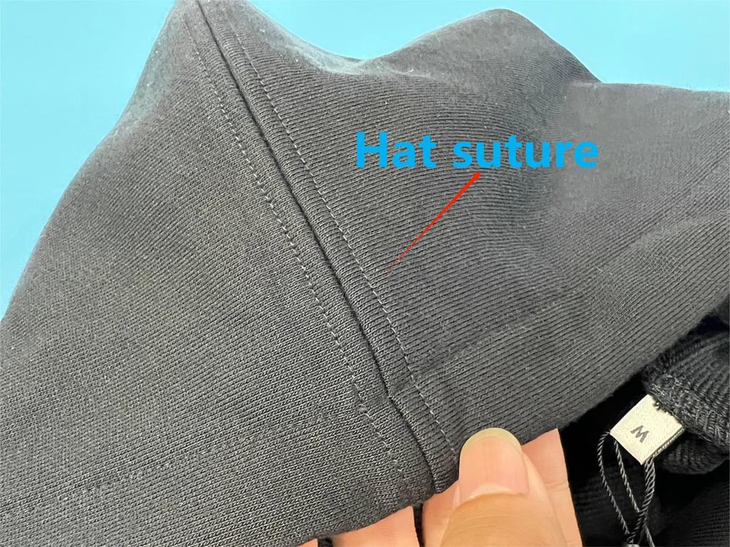 Ami Paris Small Heart Logo Hoodie - 29