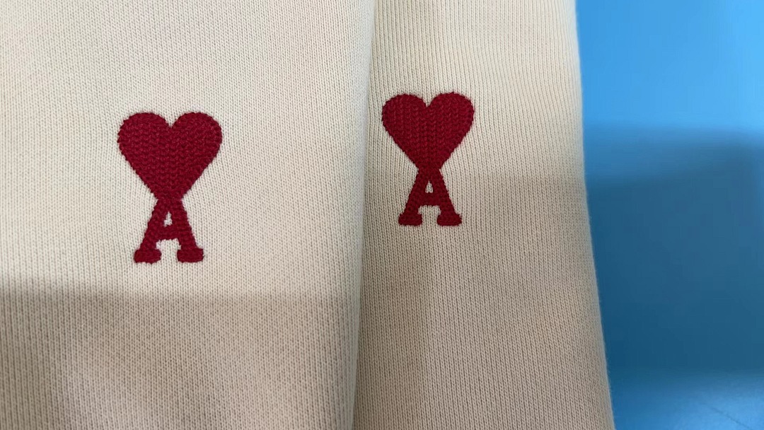 Ami Paris Small Heart Logo Hoodie - 31