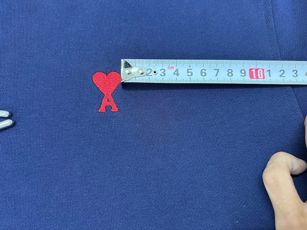 Ami Paris Small Heart Logo Hoodie - 82
